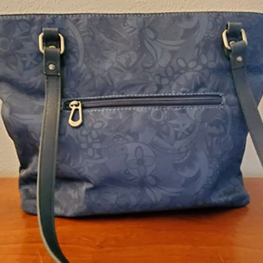 Sakroots shoulder bag. - Picture 3 of 6